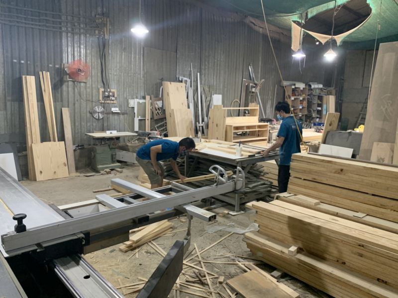 XƯỞNG SẢN XUẤT GỖ...